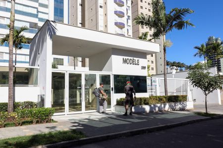 Apartamento para alugar com 96m², 3 quartos e 2 vagas Apartamento para alugar com 96m², 3 quartos e 2 vagasFachada