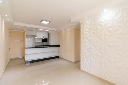 Sala de apartamento para alugar com 3 quartos, 75m² em Vila Paulo Silas, São Paulo