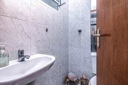 lavabo_2 de casa à venda com 2 quartos, 140m² em Vila Moinho Velho, São Paulo