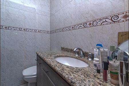 banheiro na suíte 2_1 de casa à venda com 2 quartos, 140m² em Vila Moinho Velho, São Paulo