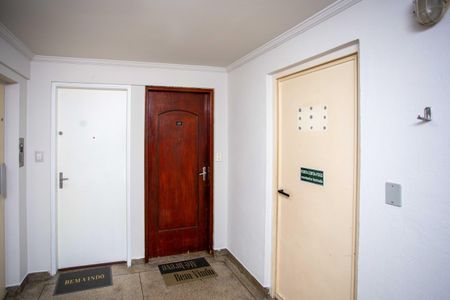 Apartamento à venda com 52m², 2 quartos e 1 vagaHall de entrada