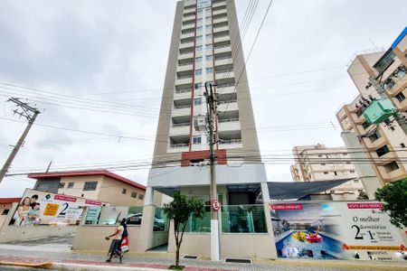 Apartamento para alugar com 65m², 2 quartos e 2 vagasFachada