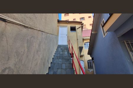 Casa para alugar com 100m², 1 quarto e sem vagaEscada
