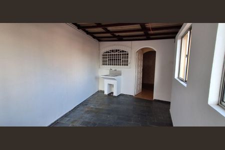 Casa para alugar com 100m², 1 quarto e sem vagaÁrea de Serviço 