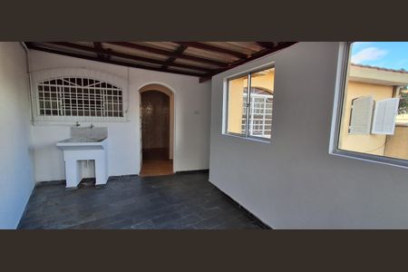 Casa para alugar com 100m², 1 quarto e sem vagaÁrea de Serviço 