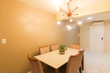 Sala de casa de condomínio à venda com 2 quartos, 130m² em Igara, Canoas