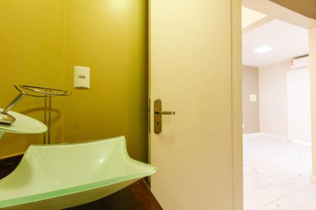 Casa de condomínio à venda com 130m², 2 quartos e 2 vagasLavabo