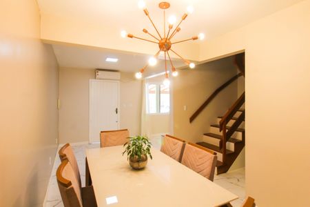 Sala de casa de condomínio à venda com 2 quartos, 130m² em Igara, Canoas