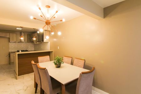 Casa de condomínio à venda com 130m², 2 quartos e 2 vagasSala