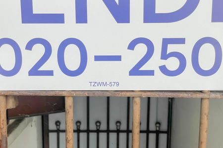 Placa de casa para alugar com 2 quartos, 150m² em Jardim Roberto, Osasco