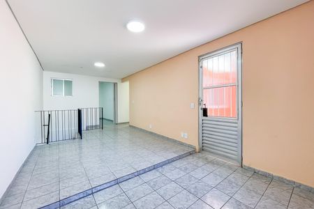 Sala de casa para alugar com 2 quartos, 150m² em Jardim Roberto, Osasco