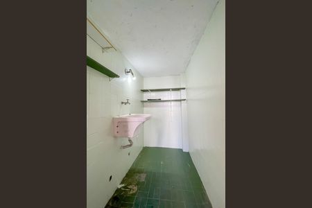 Área de Serviço de casa para alugar com 2 quartos, 150m² em Jardim Roberto, Osasco