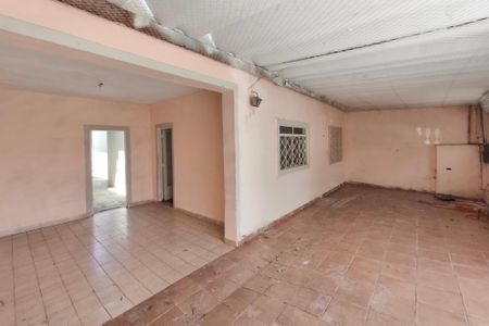 Casa para alugar com 190m², 5 quartos e 3 vagasQuintal - Garagem
