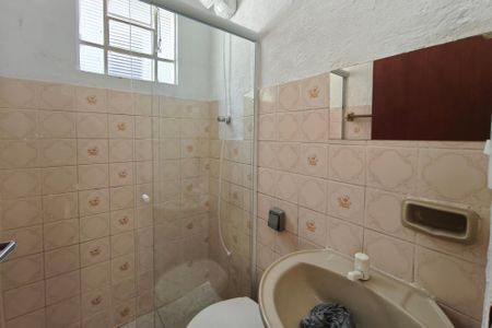 Casa para alugar com 190m², 5 quartos e 3 vagasEdícula- Banheiro