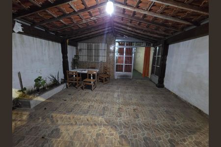 Garagem de casa para alugar com 2 quartos, 156m² em Vila Tupi, Praia Grande