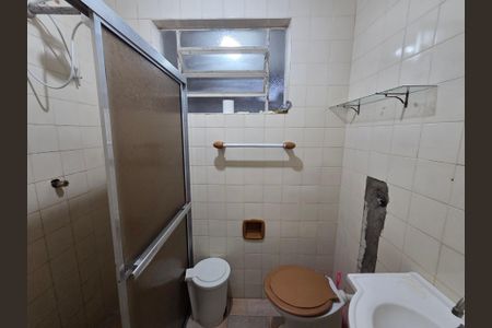 Casa para alugar com 156m², 2 quartos e 2 vagasBanheiro social