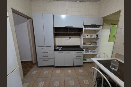 Casa para alugar com 156m², 2 quartos e 2 vagasCozinha