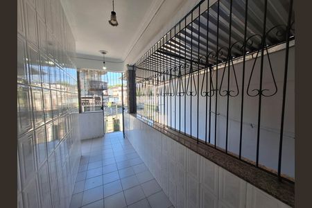 Casa de condomínio à venda com 253m², 4 quartos e 1 vaga Casa de condomínio à venda com 253m², 4 quartos e 1 vagaÁrea externa