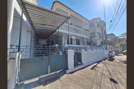 Casa de condomínio à venda com 253m², 4 quartos e 1 vaga Casa de condomínio à venda com 253m², 4 quartos e 1 vagaÁrea externa