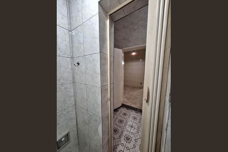Casa de condomínio à venda com 253m², 4 quartos e 1 vaga Casa de condomínio à venda com 253m², 4 quartos e 1 vagaBanheiro de serviço