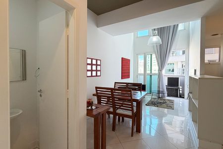 Sala de apartamento para alugar com 2 quartos, 130m² em Gonzaga, Santos