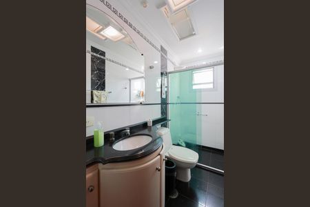 Apartamento à venda com 122m², 4 quartos e 2 vagasBanheiro social