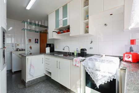 Apartamento à venda com 122m², 4 quartos e 2 vagasCozinha