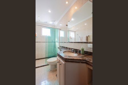 Apartamento à venda com 122m², 4 quartos e 2 vagasBanheiro da suíte