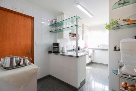 Apartamento à venda com 122m², 4 quartos e 2 vagasCozinha