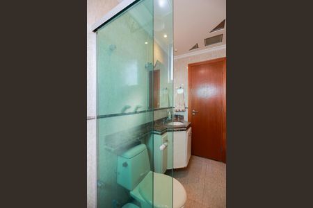 Apartamento à venda com 122m², 4 quartos e 2 vagasBanheiro da suíte