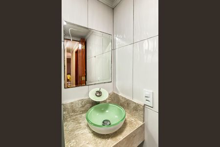 Banheiro  de apartamento para alugar com 2 quartos, 49m² em Jardim Danfer, São Paulo