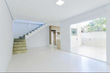 Sala de casa para alugar com 3 quartos, 160m² em Jardim Pinheiros, Guarulhos