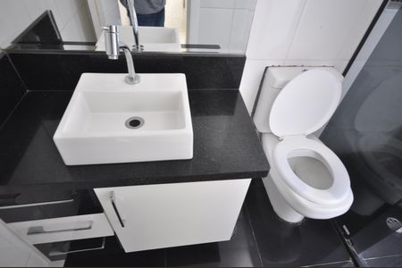Apartamento à venda com 65m², 2 quartos e 1 vagaBanheiro Social