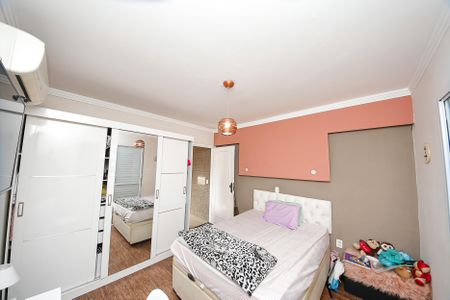 Casa à venda com 347m², 4 quartos e 2 vagas Casa à venda com 347m², 4 quartos e 2 vagasSuíte 1