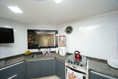 Casa à venda com 347m², 4 quartos e 2 vagas Casa à venda com 347m², 4 quartos e 2 vagasCozinha