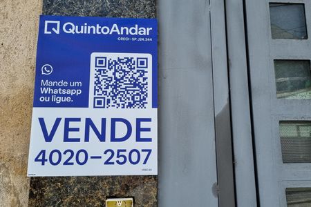 Casa à venda com 347m², 4 quartos e 2 vagas Casa à venda com 347m², 4 quartos e 2 vagasPlaca