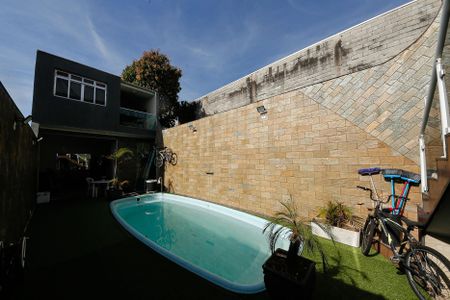 Casa à venda com 347m², 4 quartos e 2 vagas Casa à venda com 347m², 4 quartos e 2 vagasÁrea comum