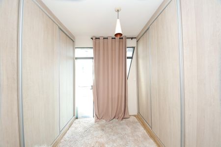 Casa à venda com 347m², 4 quartos e 2 vagas Casa à venda com 347m², 4 quartos e 2 vagasSuíte 1