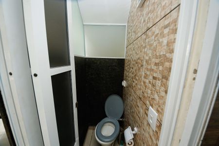 Casa à venda com 347m², 4 quartos e 2 vagas Casa à venda com 347m², 4 quartos e 2 vagasLavabo