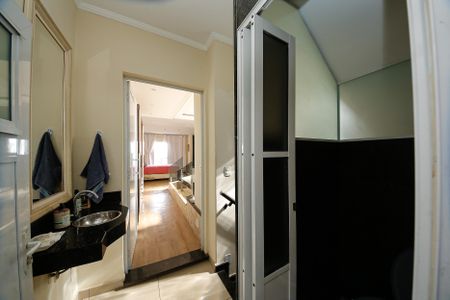 Casa à venda com 347m², 4 quartos e 2 vagas Casa à venda com 347m², 4 quartos e 2 vagasHall