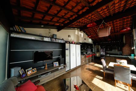 Casa à venda com 347m², 4 quartos e 2 vagas Casa à venda com 347m², 4 quartos e 2 vagasÁrea Gourmet