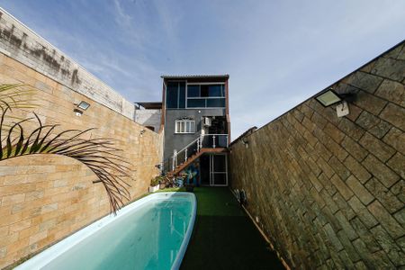 Casa à venda com 347m², 4 quartos e 2 vagas Casa à venda com 347m², 4 quartos e 2 vagasÁrea comum