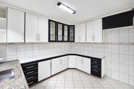 Casa à venda com 125m², 2 quartos e 2 vagasCozinha - Armários