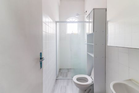 Banheiro de casa para alugar com 1 quarto, 25m² em Vila Butantã, São Paulo