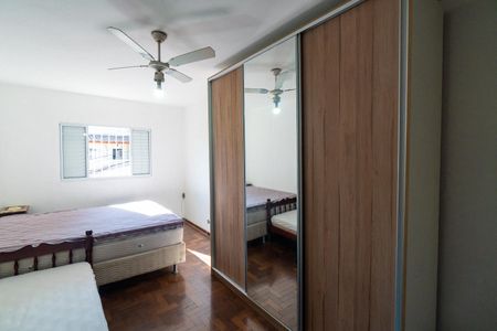 Casa à venda com 100m², 2 quartos e 2 vagas Casa à venda com 100m², 2 quartos e 2 vagasQuarto 1