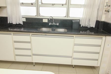 Apartamento à venda com 160m², 4 quartos e 2 vagasCozinha