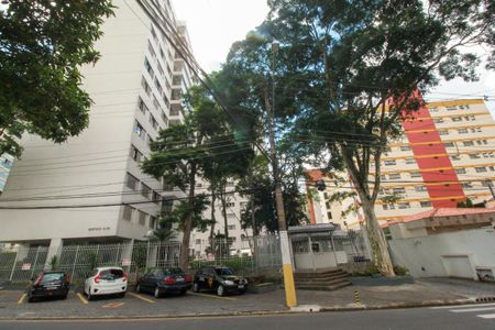 Apartamento à venda com 160m², 4 quartos e 2 vagasFachada e portaria