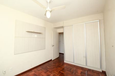 Apartamento à venda com 160m², 4 quartos e 2 vagasQuarto 2
