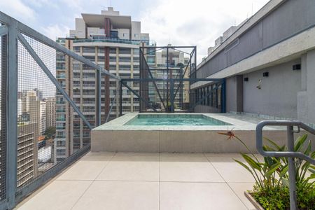 Studio à venda com 24m², 1 quarto e sem vaga Studio à venda com 24m², 1 quarto e sem vagaÁrea comum - Piscina