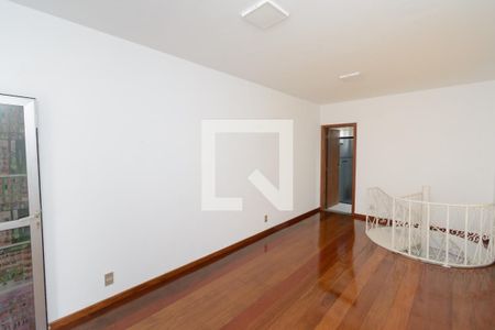 Casa à venda com 3 quartos, 150m² em Santa Cruz Industrial, Contagem